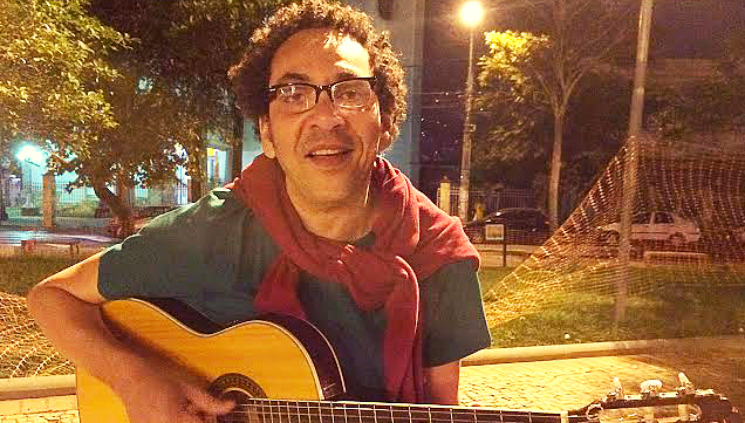 O musico Edelson Pantera na Praca Duque de Caxias Belo HorizonteMG 2016 Foto Leticia Assis